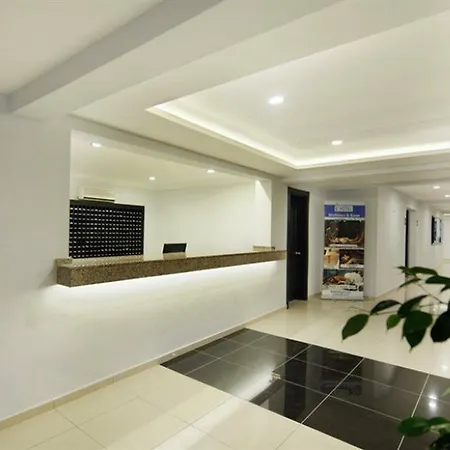 Larissa Club 3* Side