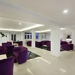 Larissa Club فندق 3*