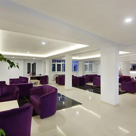 Larissa Club Hotel 3*