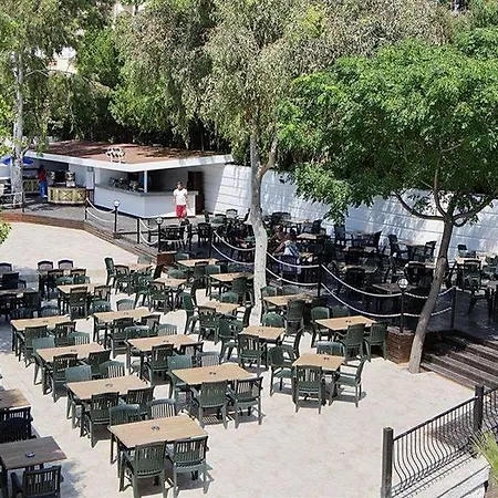 Larissa Club Hotel 3*