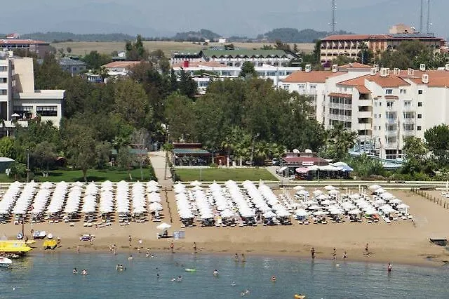 Larissa Club فندق 3*