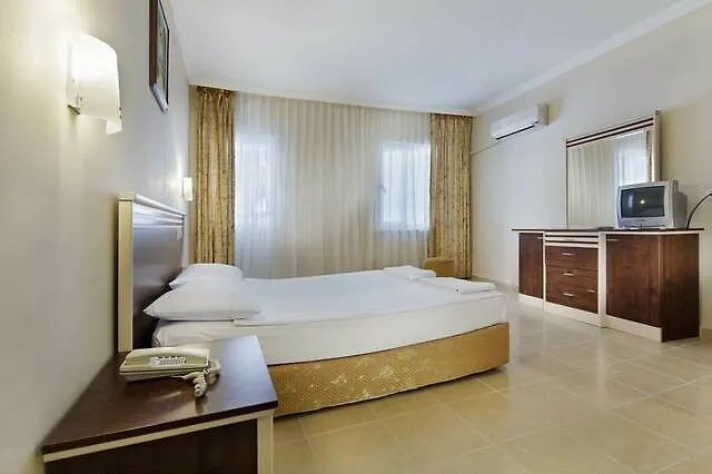 Larissa Club 3*