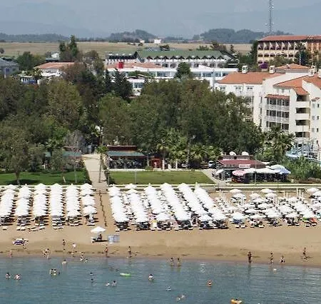 Larissa Club מלון 3*