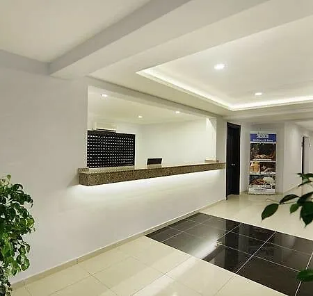 מלון Larissa Club סייד